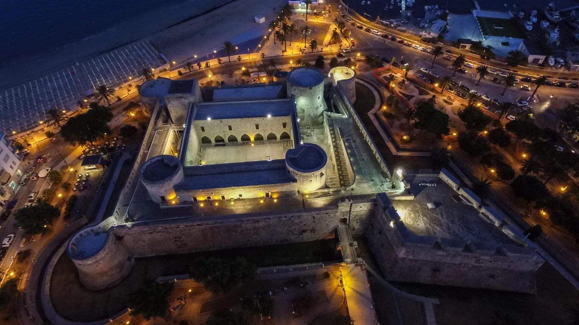 Aparthotel Ca Del Centro Manfredonia Zewnętrze zdjęcie